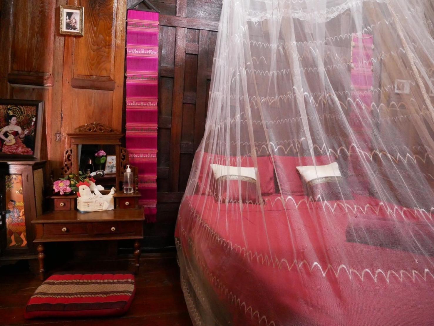 Baan Are Gong Riverside Homestay Ayutthaya Bagian luar foto