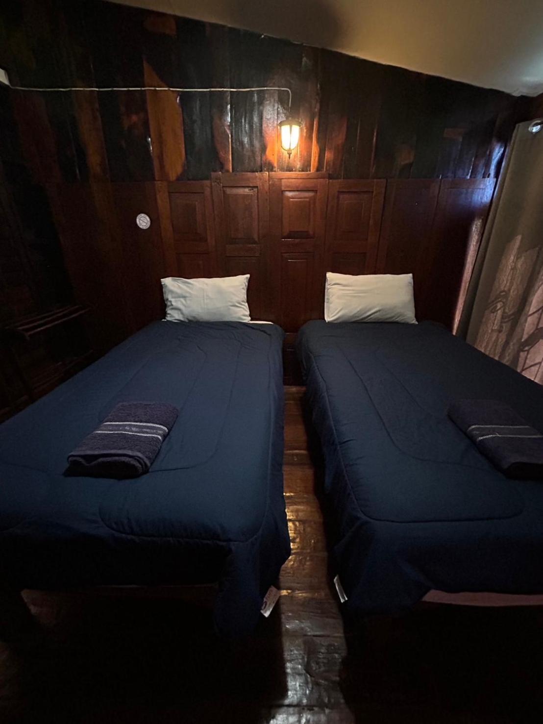 Baan Are Gong Riverside Homestay Ayutthaya Bagian luar foto