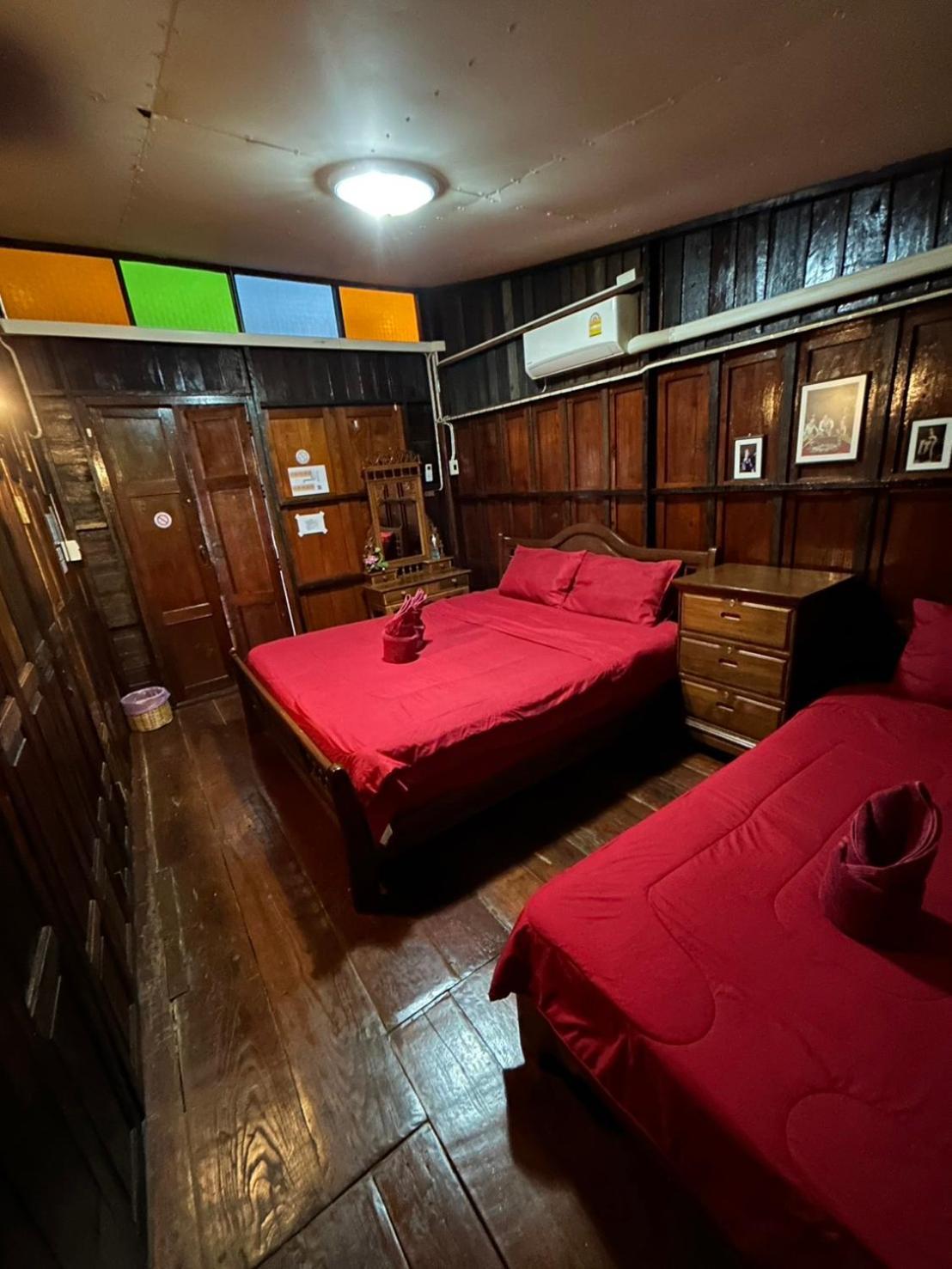 Baan Are Gong Riverside Homestay Ayutthaya Bagian luar foto