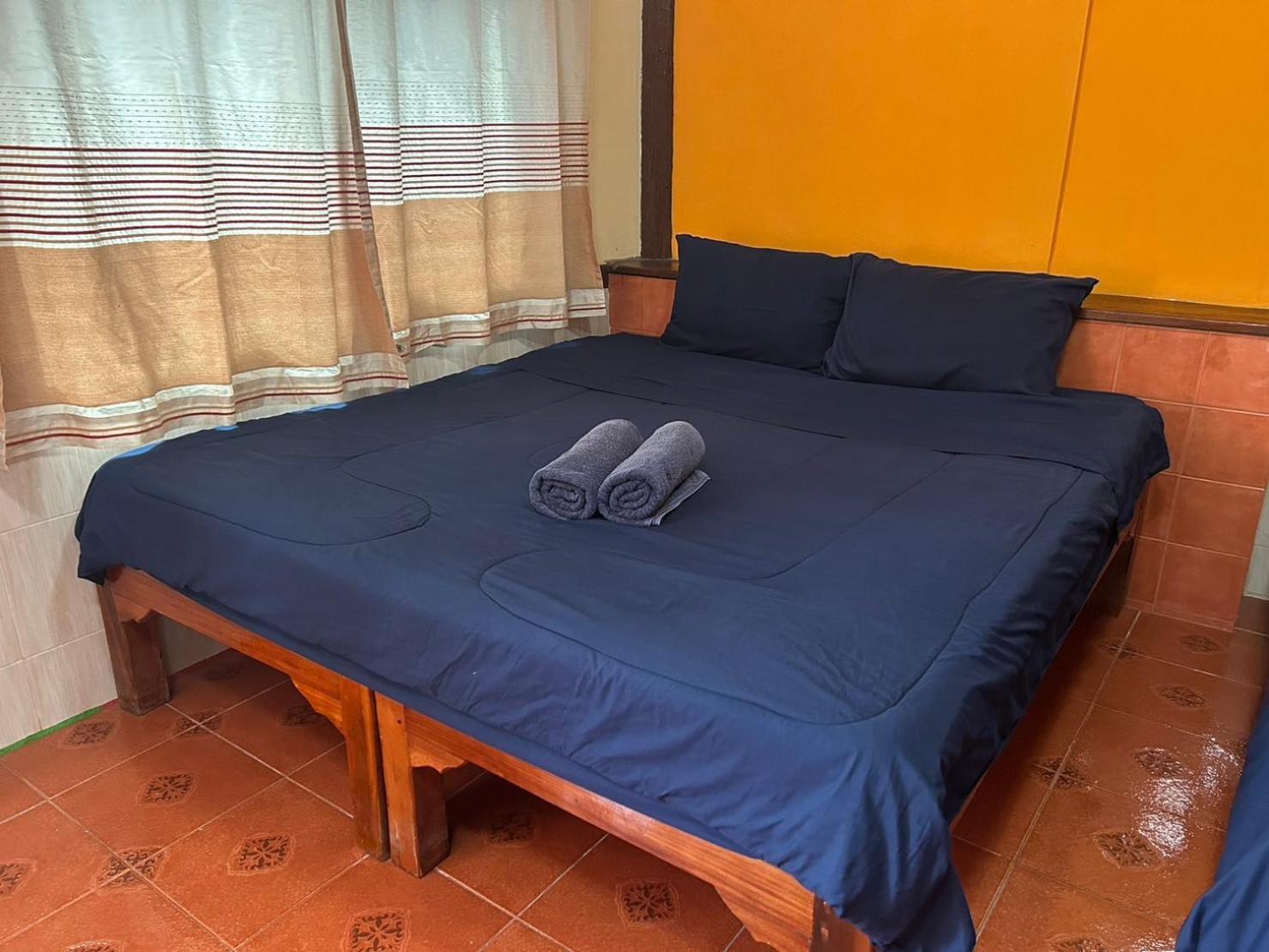 Baan Are Gong Riverside Homestay Ayutthaya Bagian luar foto
