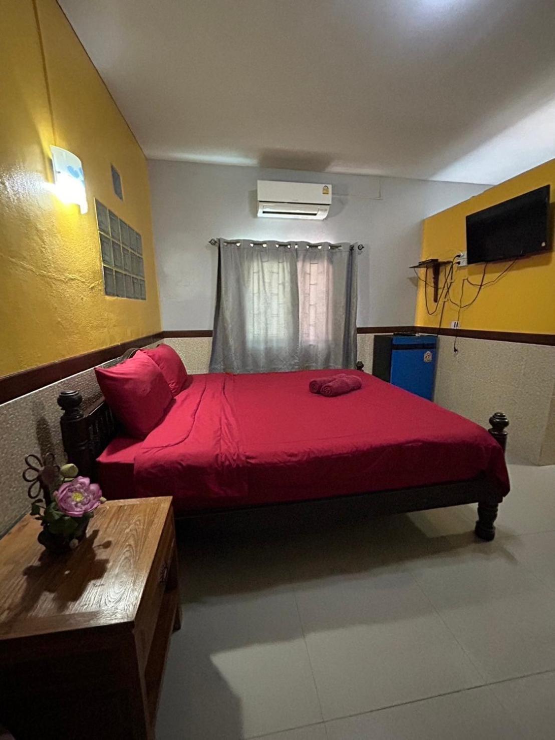 Baan Are Gong Riverside Homestay Ayutthaya Bagian luar foto