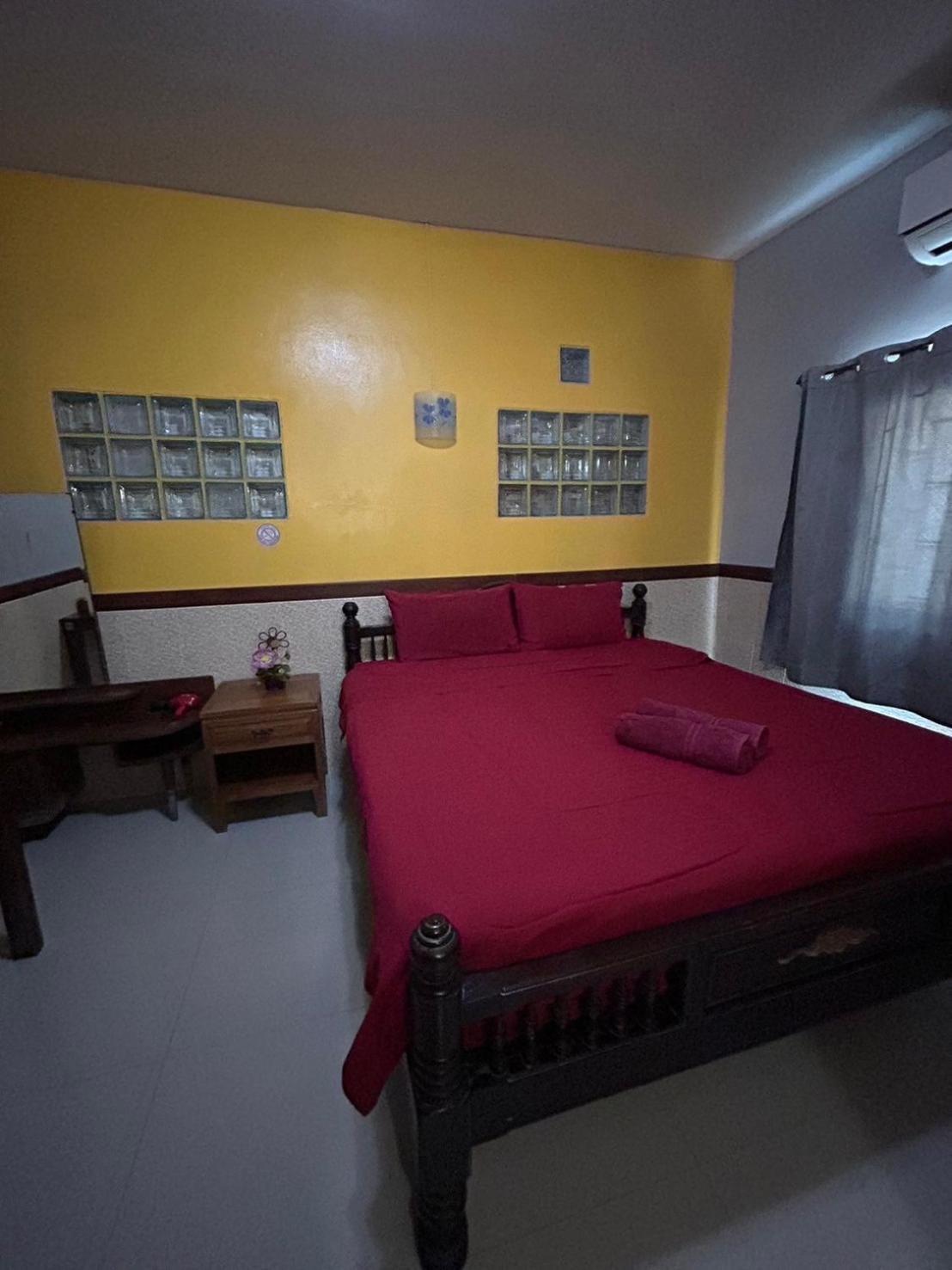 Baan Are Gong Riverside Homestay Ayutthaya Bagian luar foto