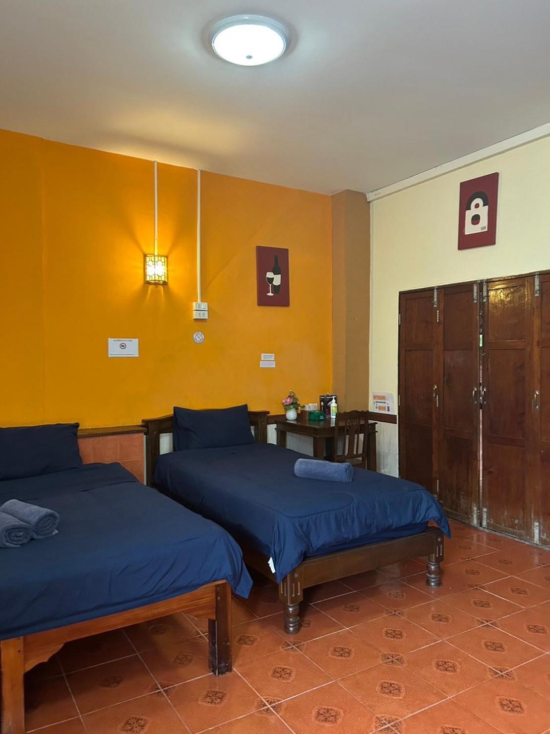 Baan Are Gong Riverside Homestay Ayutthaya Bagian luar foto