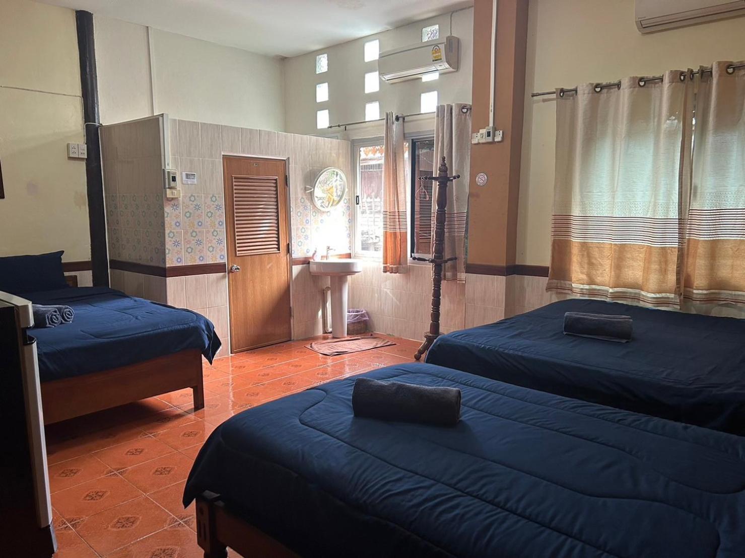 Baan Are Gong Riverside Homestay Ayutthaya Bagian luar foto