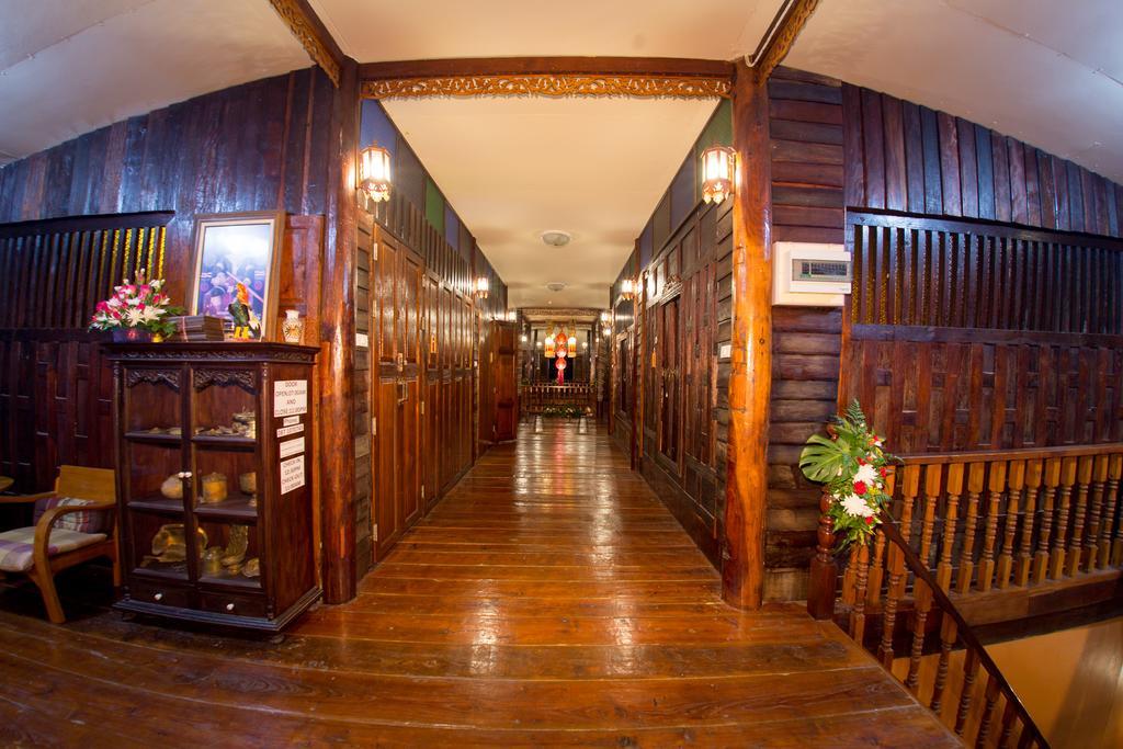 Baan Are Gong Riverside Homestay Ayutthaya Bagian luar foto